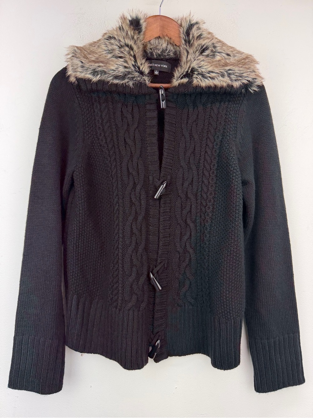 Jones New York size Large Women’s Black Faux Fur Collar Toggle Cardigan Sweater